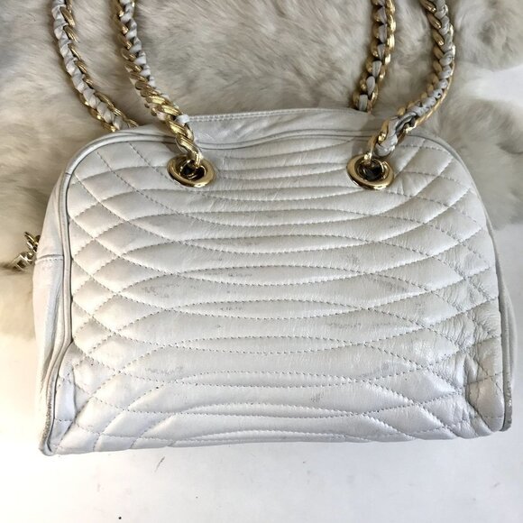 Vintage Quilted Leather Bag White Gold Chainlink Medium 1980s 80s Designer - Picture 2 of 12